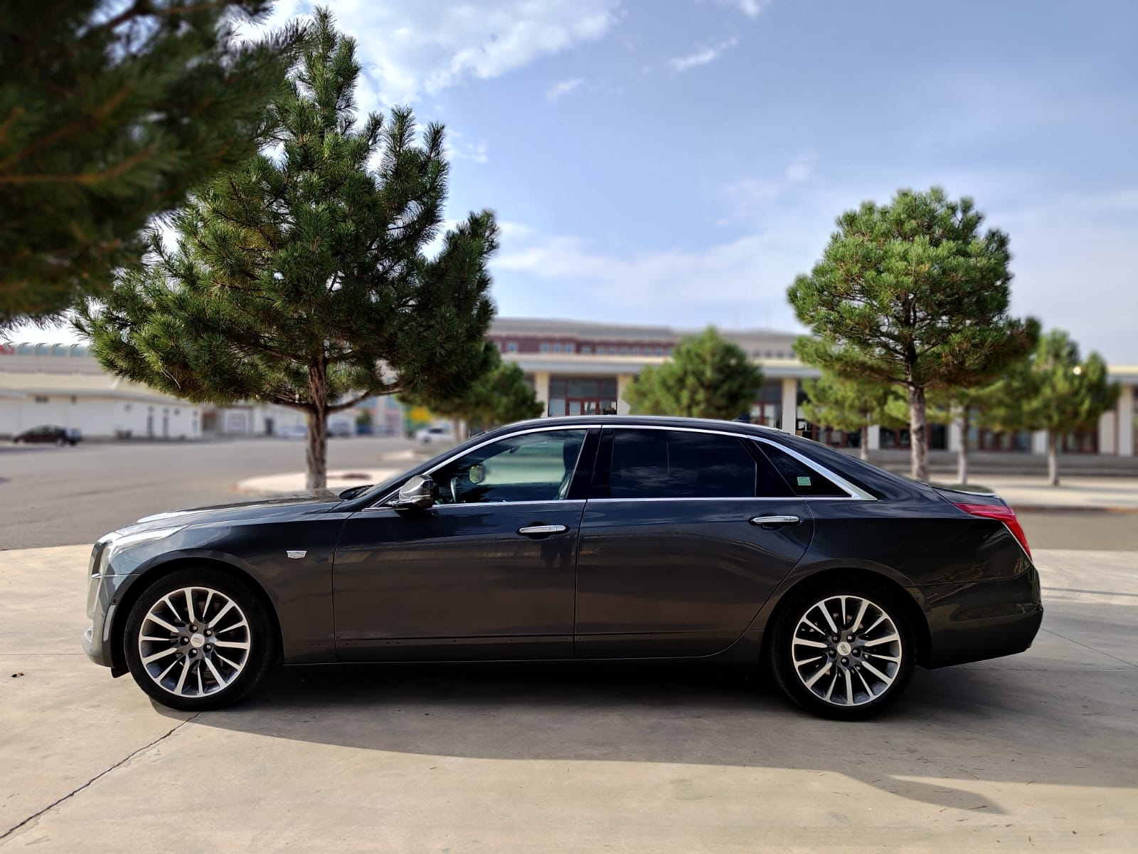 Cadillac CT6 Thumbnail 5